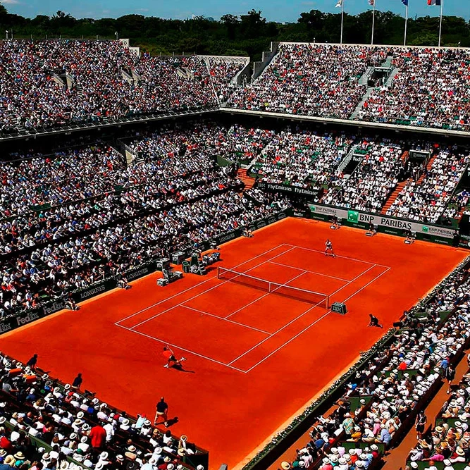 Ang Roland Garros o French Open ay isa sa mga Grand Slam na torneo.